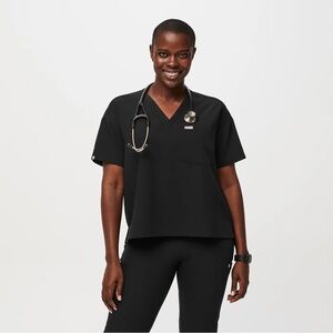 Relaxed Catarina One-Pocket Scrub Top